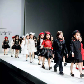 中国国际时装周 | 孙海涛童装：“歌唱祖国”红色文化里的小小少年正向我们走来