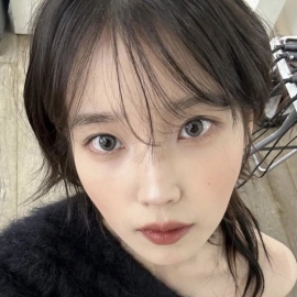 <b>秋天爆火的第一个美妆趋势，竟然</b>